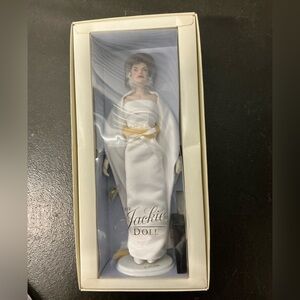 NIB Franklin Mint Jackie Kennedy White Gown Doll w/C.O.A.